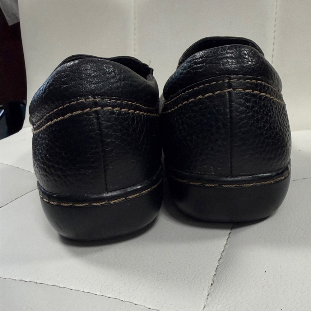 Clarks Collection Ashland Indigo Womens Shoe 8.5 Black Leather Loafer. - Picture 3 of 8